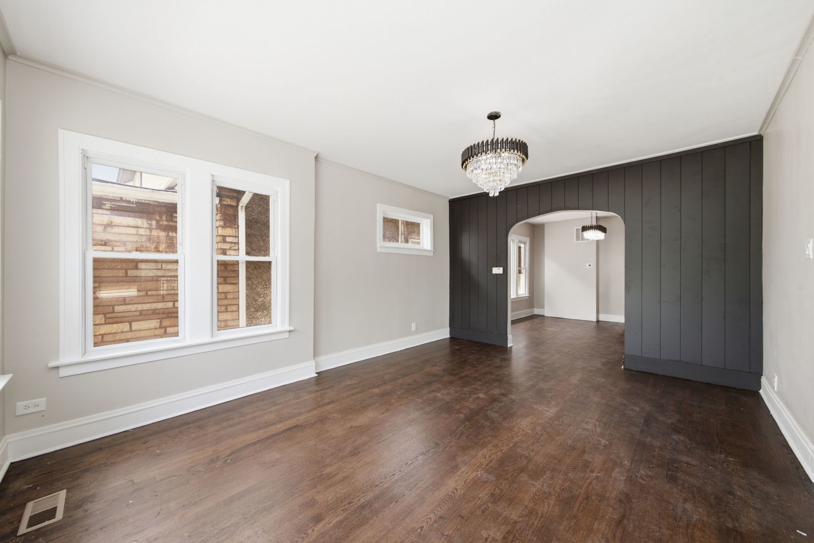 10742 S Prairie Avenue Property Photo 4