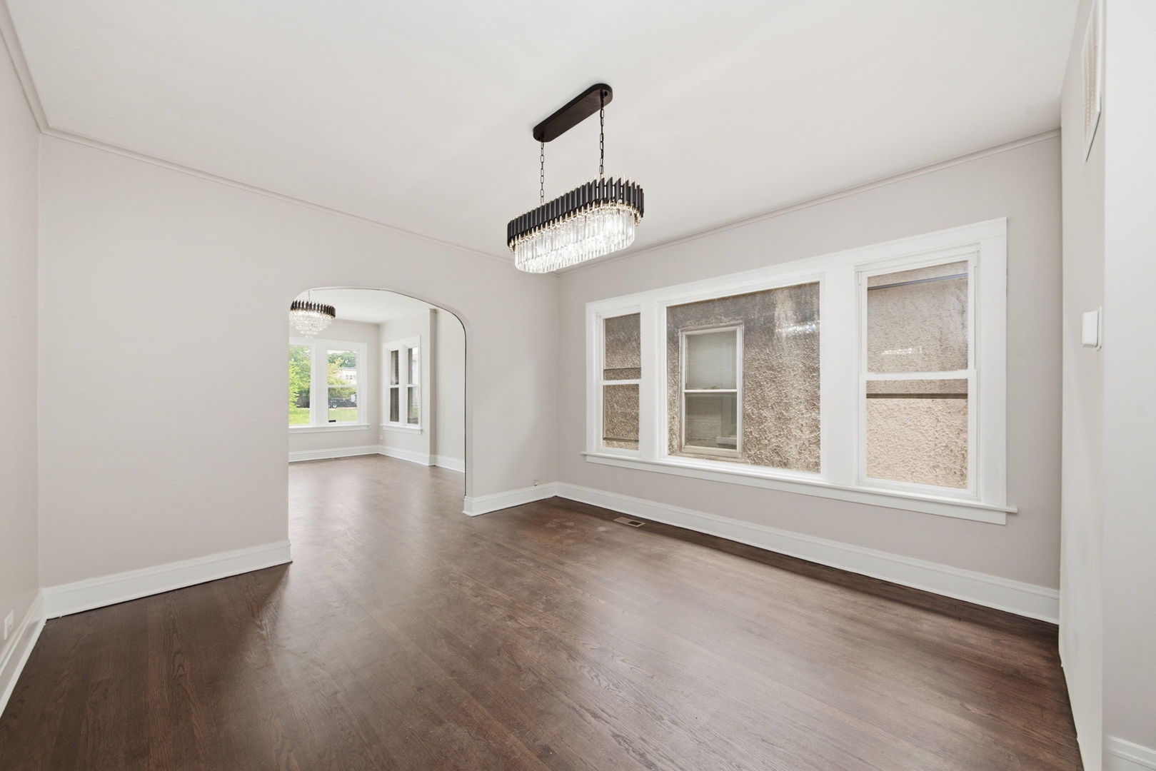 10742 S Prairie Avenue Property Photo 5