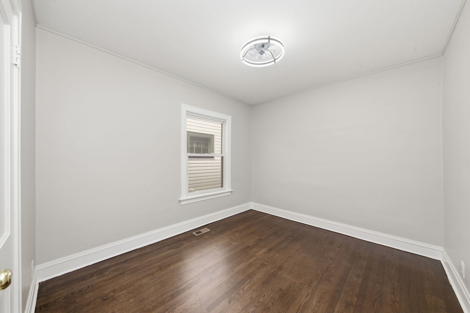 10742 S Prairie Avenue Property Photo 10