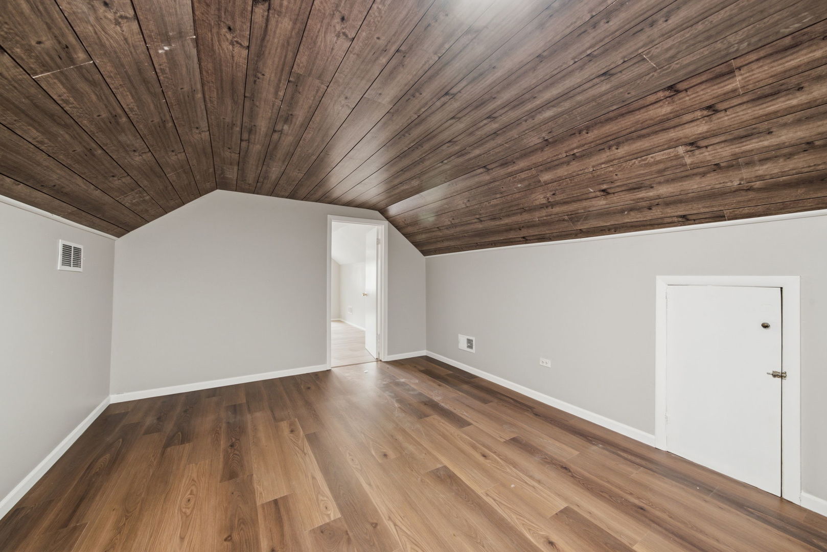 10742 S Prairie Avenue Property Photo 19