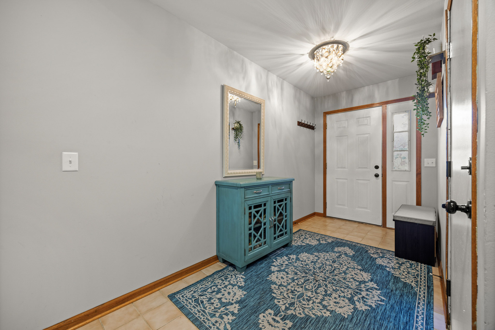 955 Ascot Drive Property Photo 3