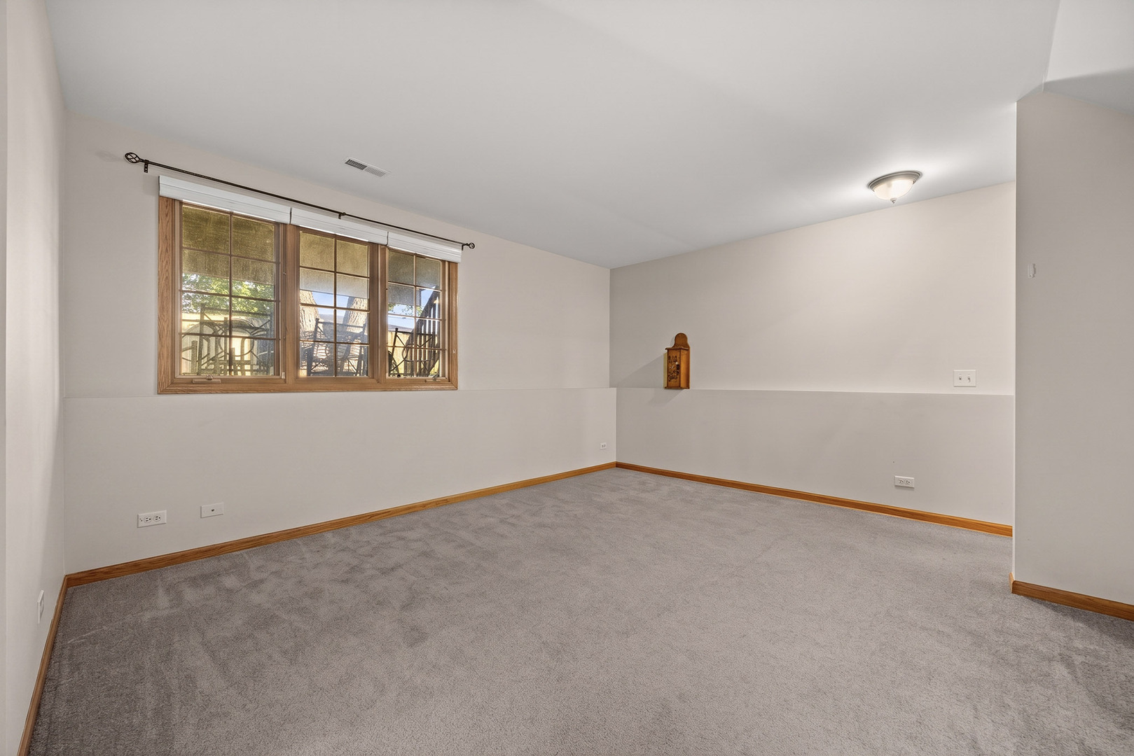 955 Ascot Drive Property Photo 18