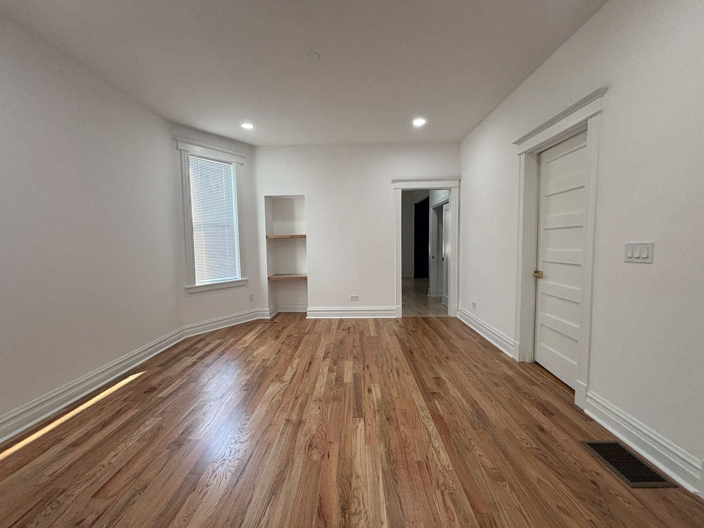 5652 S Shields Avenue Property Photo 5