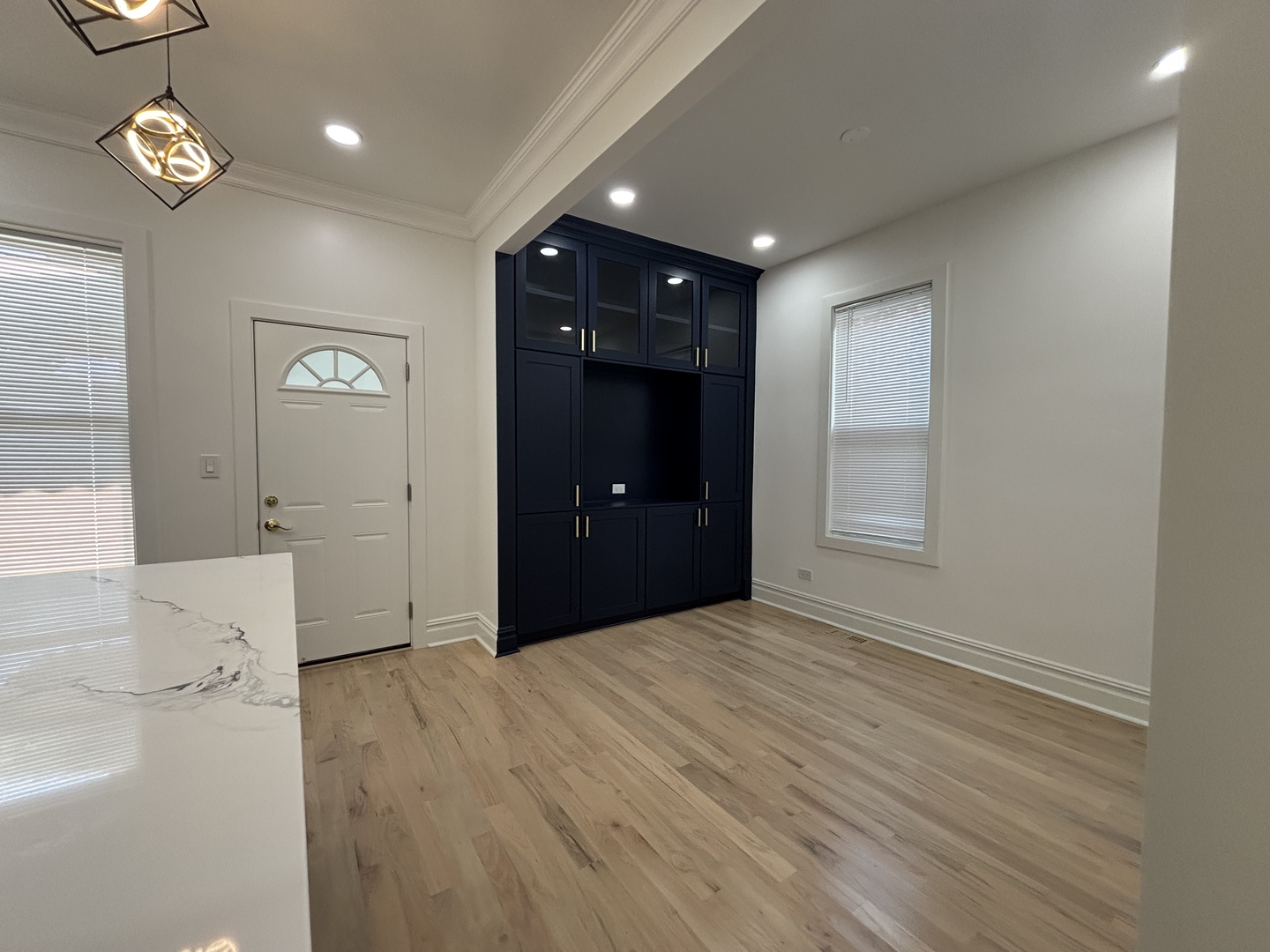 5652 S Shields Avenue Property Photo 11