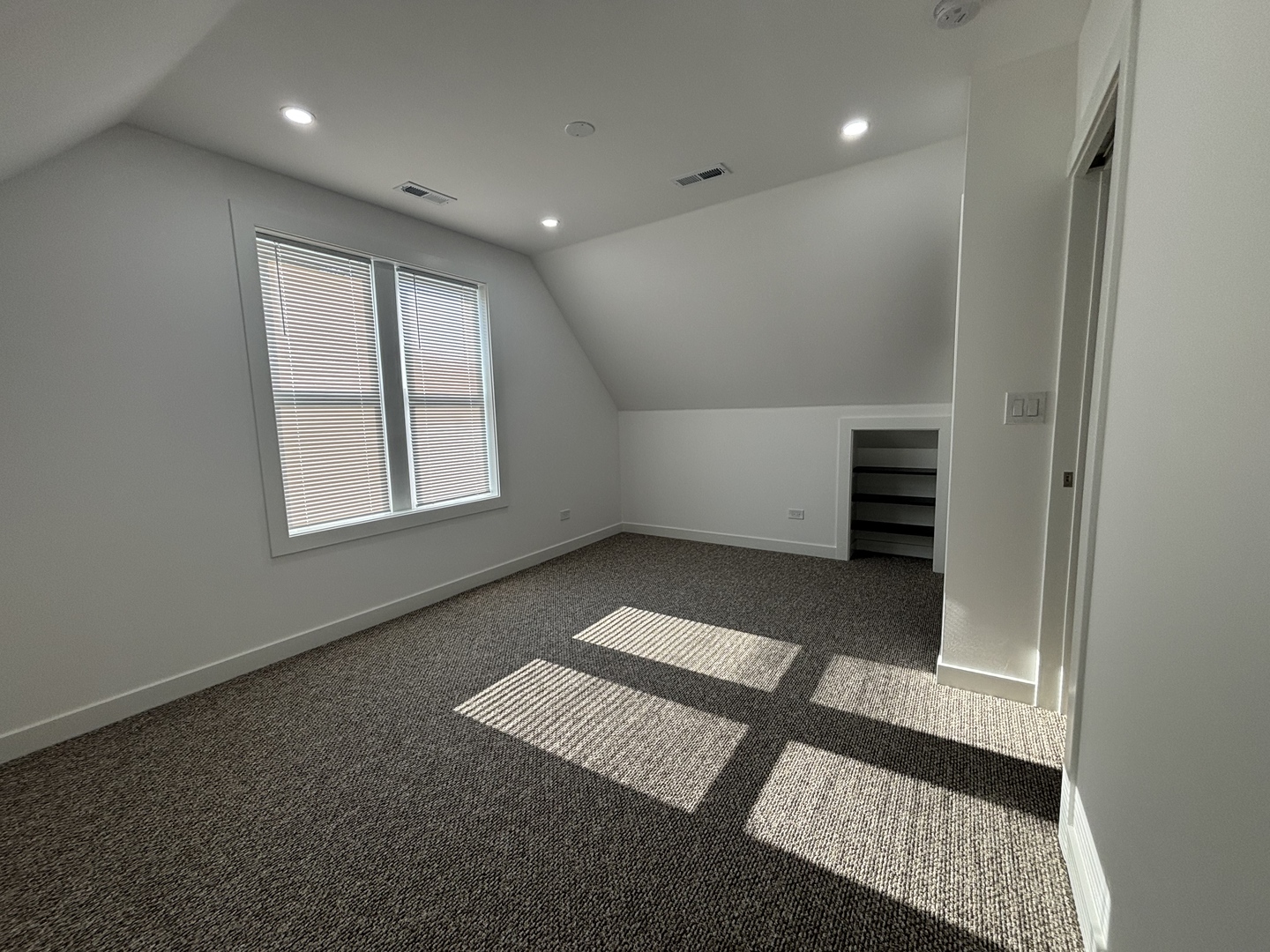 5652 S Shields Avenue Property Photo 20