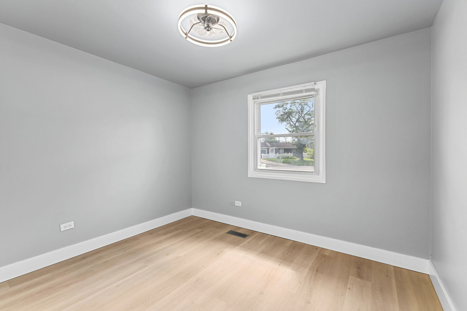 1946 Wooster Court Property Photo 5
