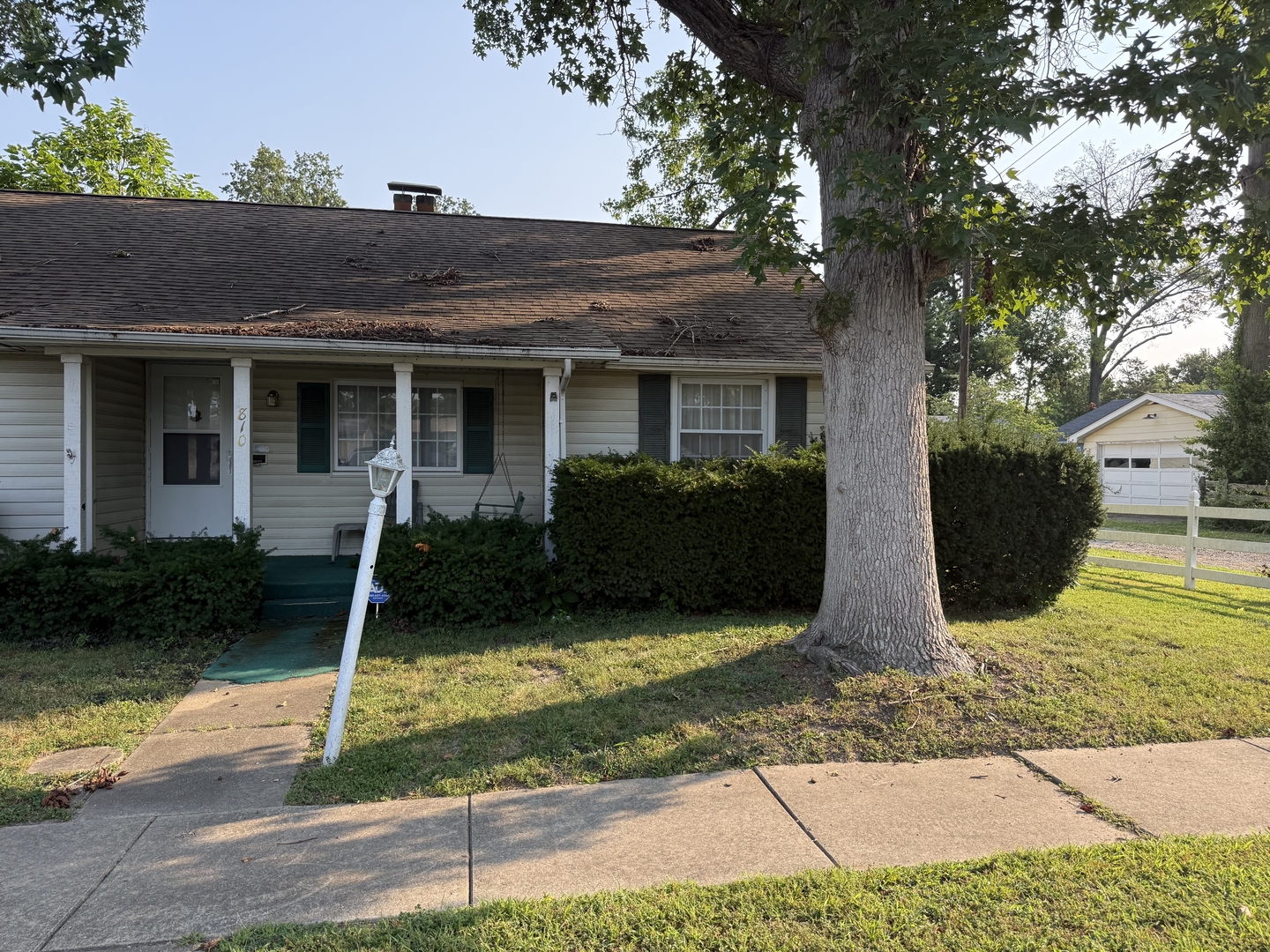 810 E 7th Street Property Photo 3