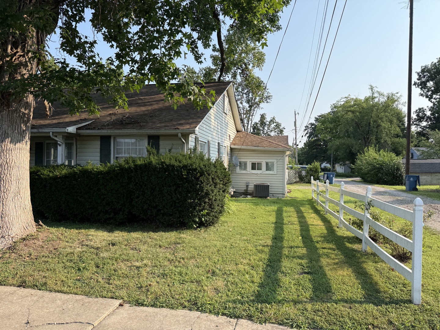 810 E 7th Street Property Photo 4