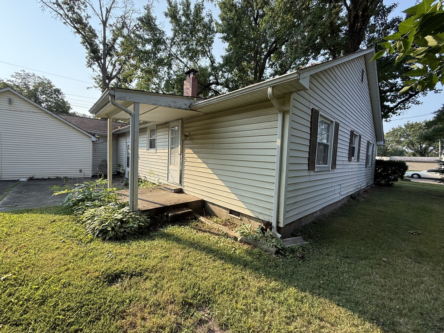 810 E 7th Street Property Photo 9