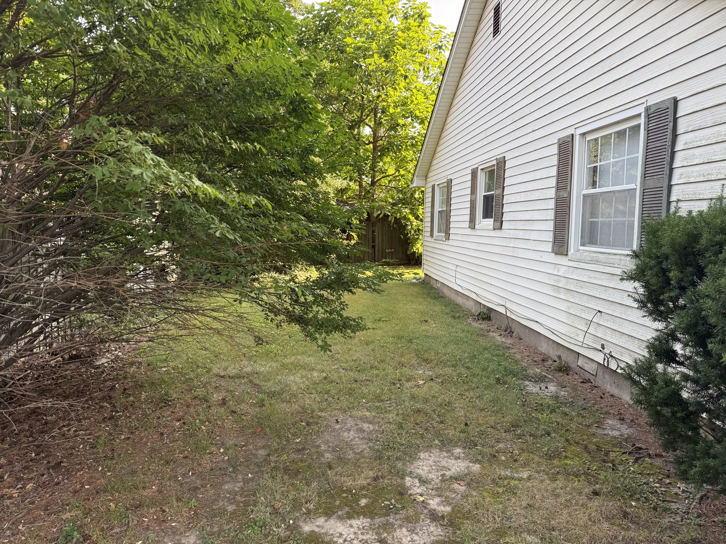 810 E 7th Street Property Photo 12