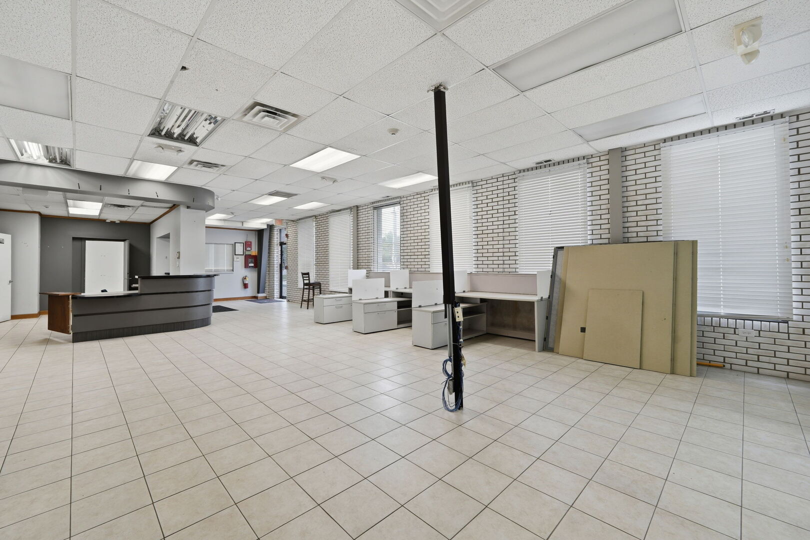 1030 S Milwaukee Avenue Property Photo 7