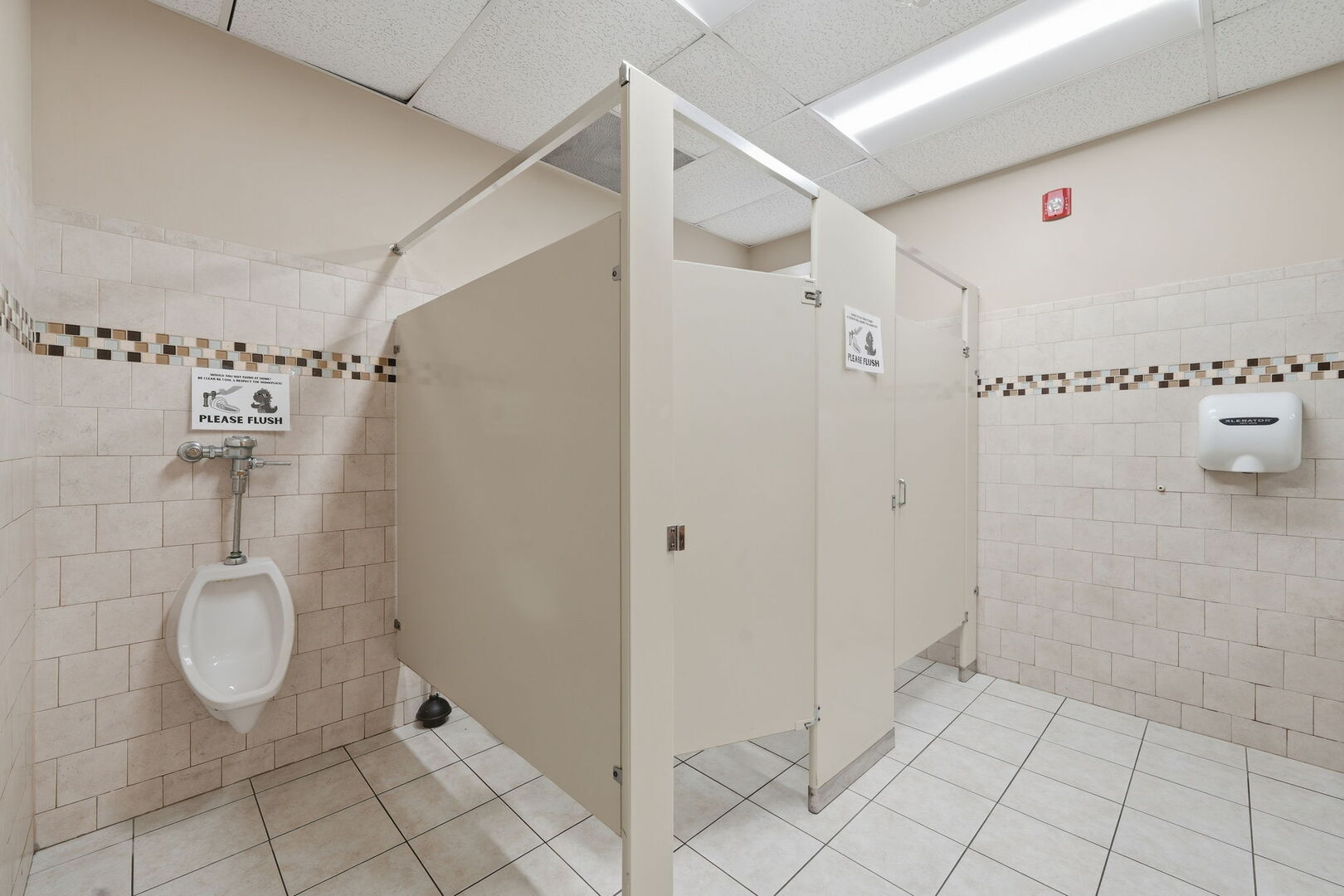 1030 S Milwaukee Avenue Property Photo 15
