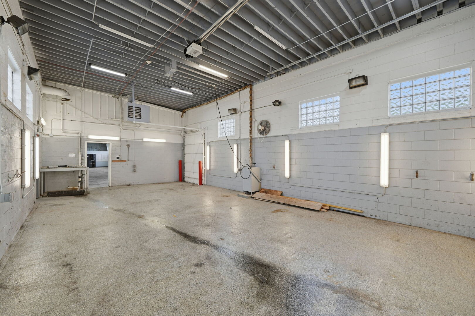 1030 S Milwaukee Avenue Property Photo 29