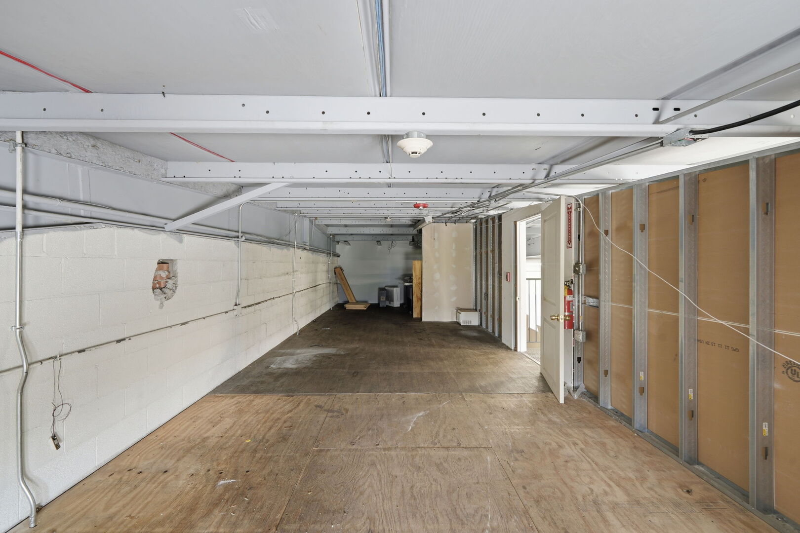 1030 S Milwaukee Avenue Property Photo 33