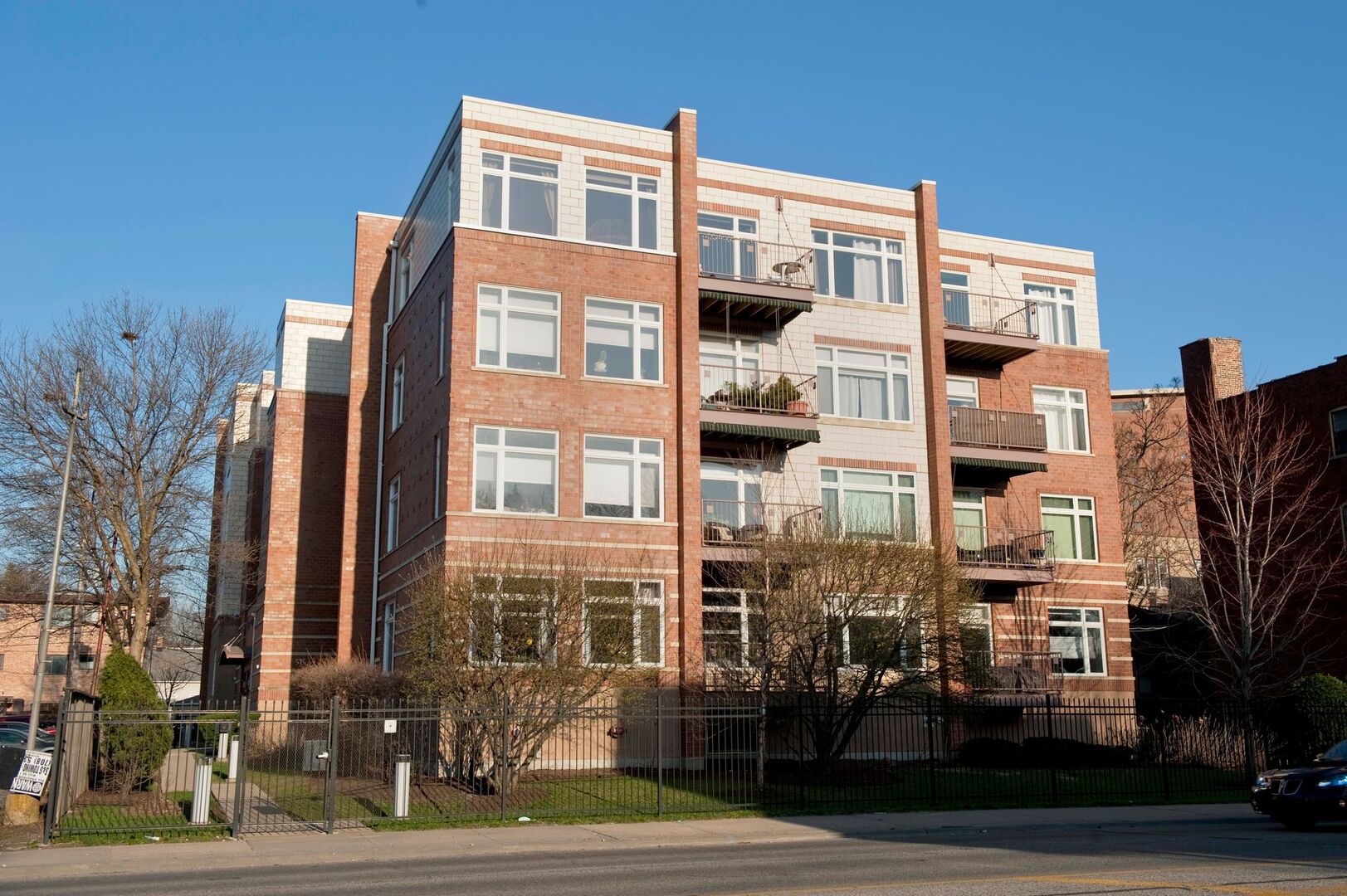 515 N Harlem Avenue 203 Property Photo 1