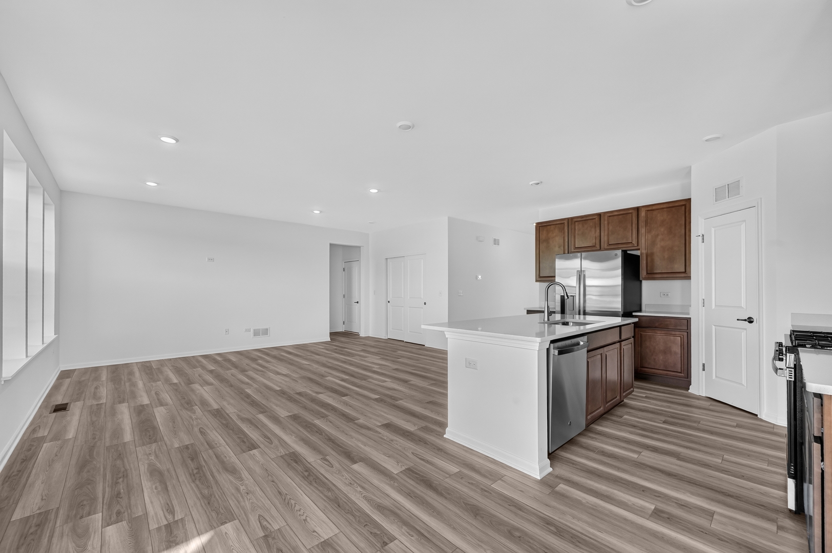 565 Arye Drive Property Photo 8