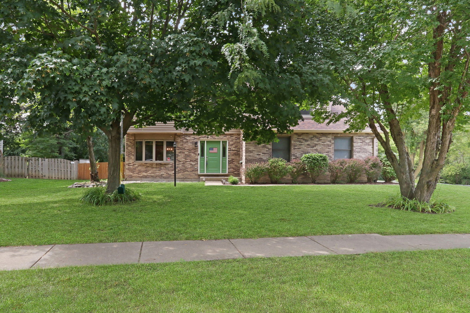 400 Cross Arm Drive Property Photo 4