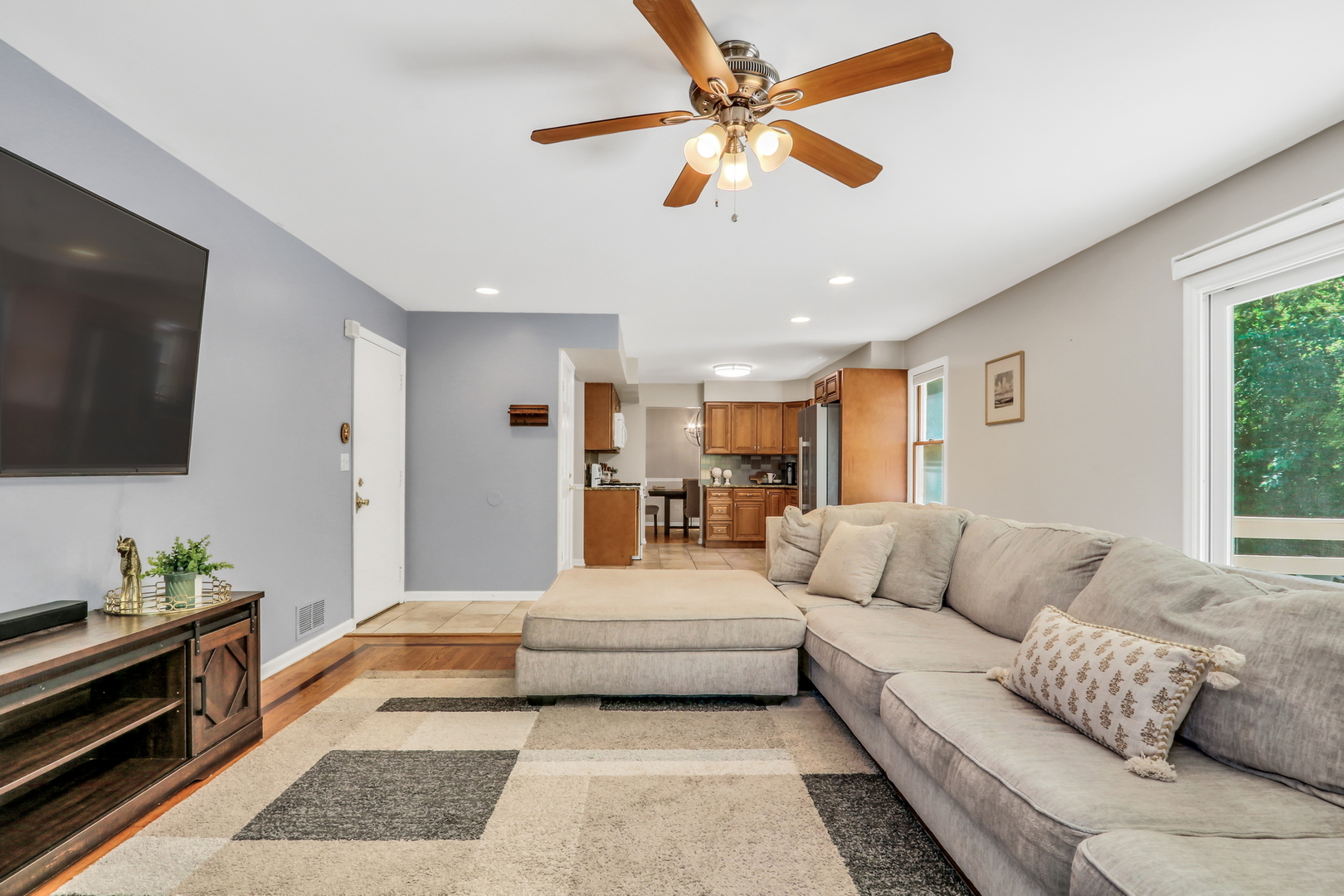 400 Cross Arm Drive Property Photo 18