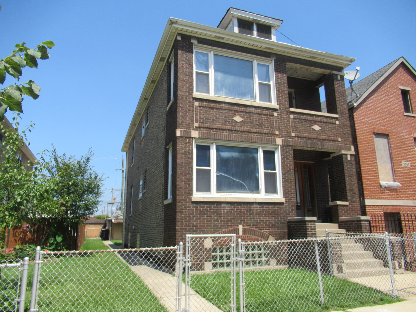 1046 W 34th Place Property Photo 10