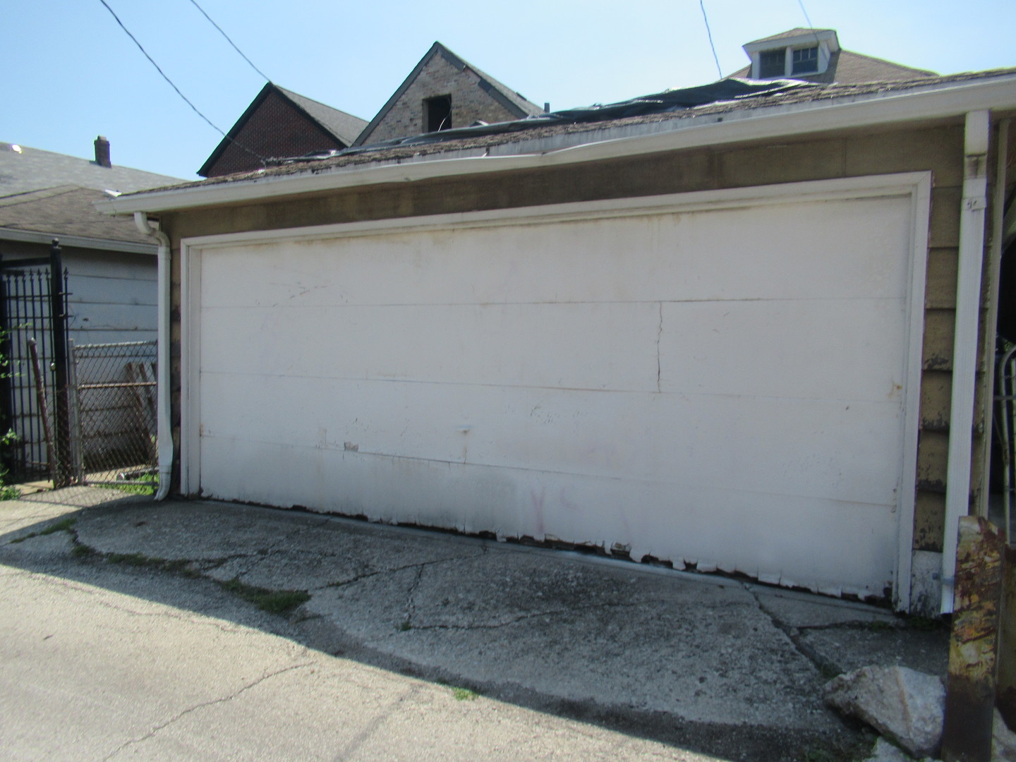 1046 W 34th Place Property Photo 14