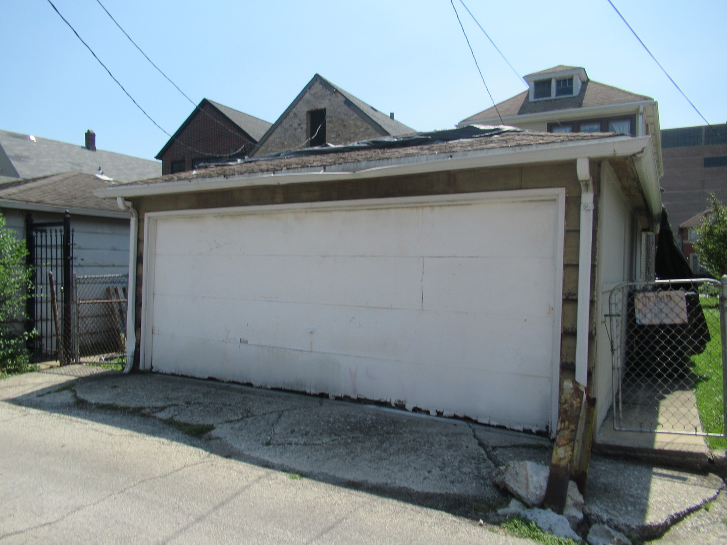 1046 W 34th Place Property Photo 15