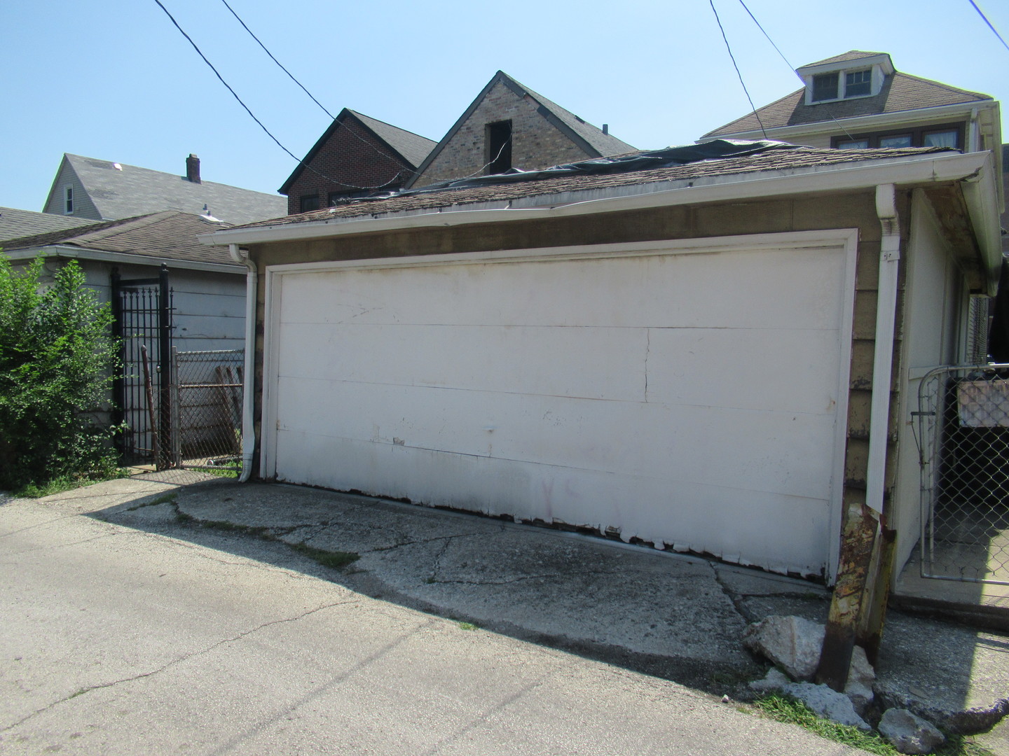 1046 W 34th Place Property Photo 16
