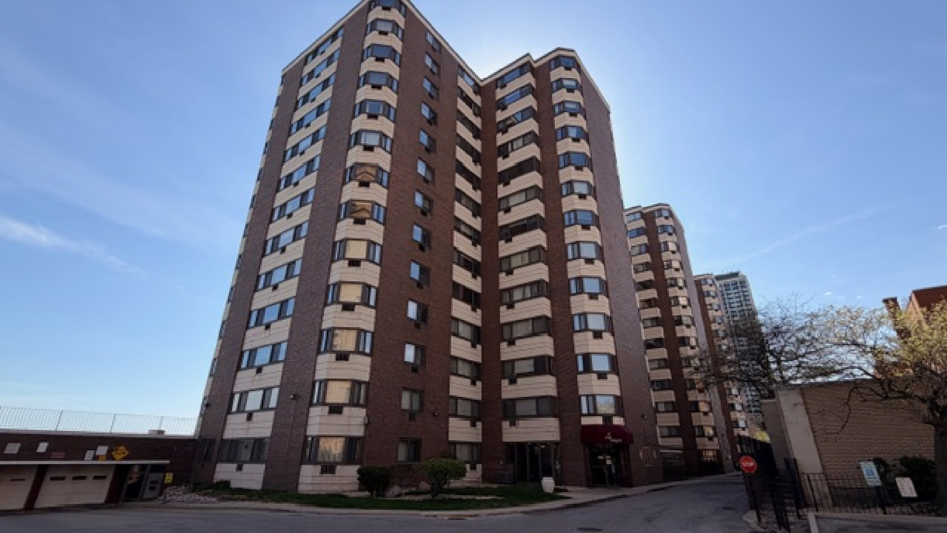 7337 S South Shore Drive 1424 Property Photo 1