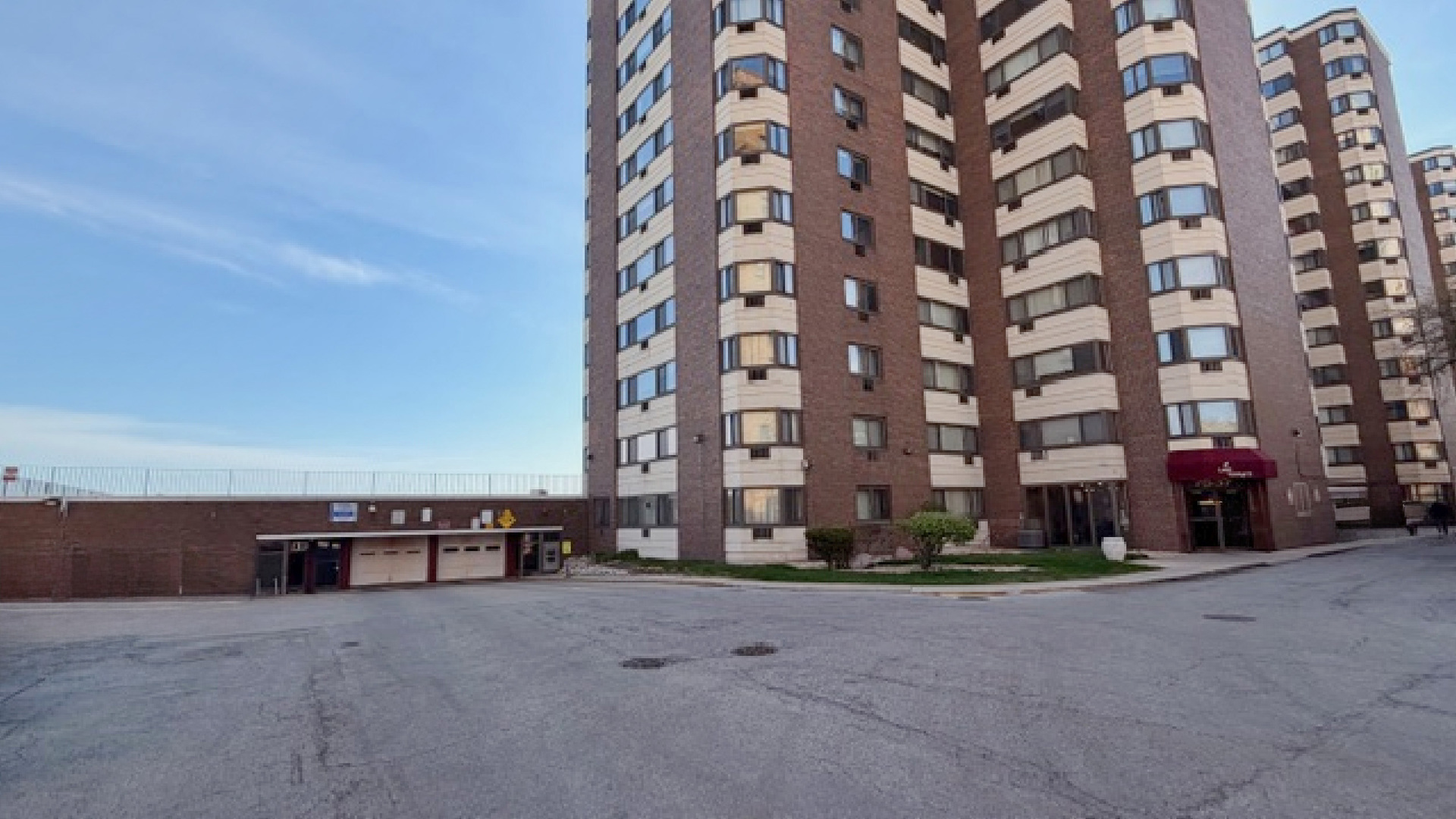 7337 S South Shore Drive 1424 Property Photo 2