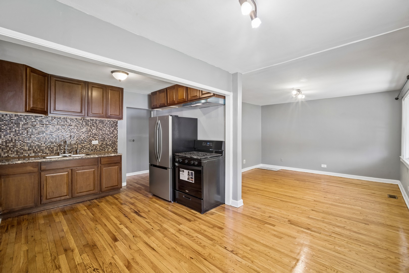 4702 River Road Property Photo 5