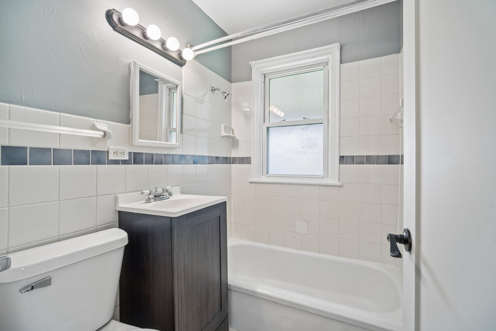 4702 River Road Property Photo 9