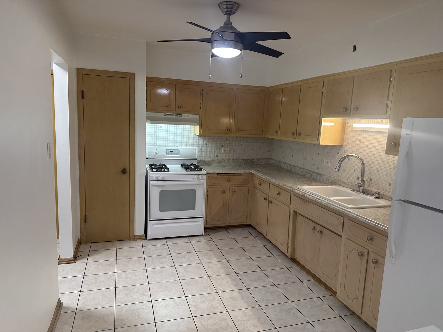 3001 N Paris Avenue 306 Property Photo 5