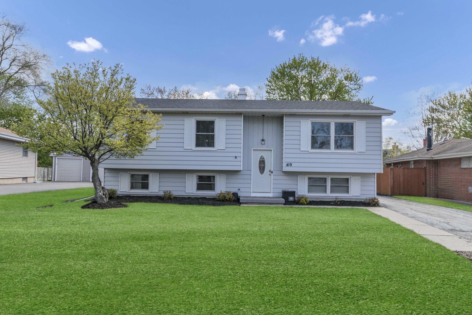 419 DEERPATH Drive Property Photo 1