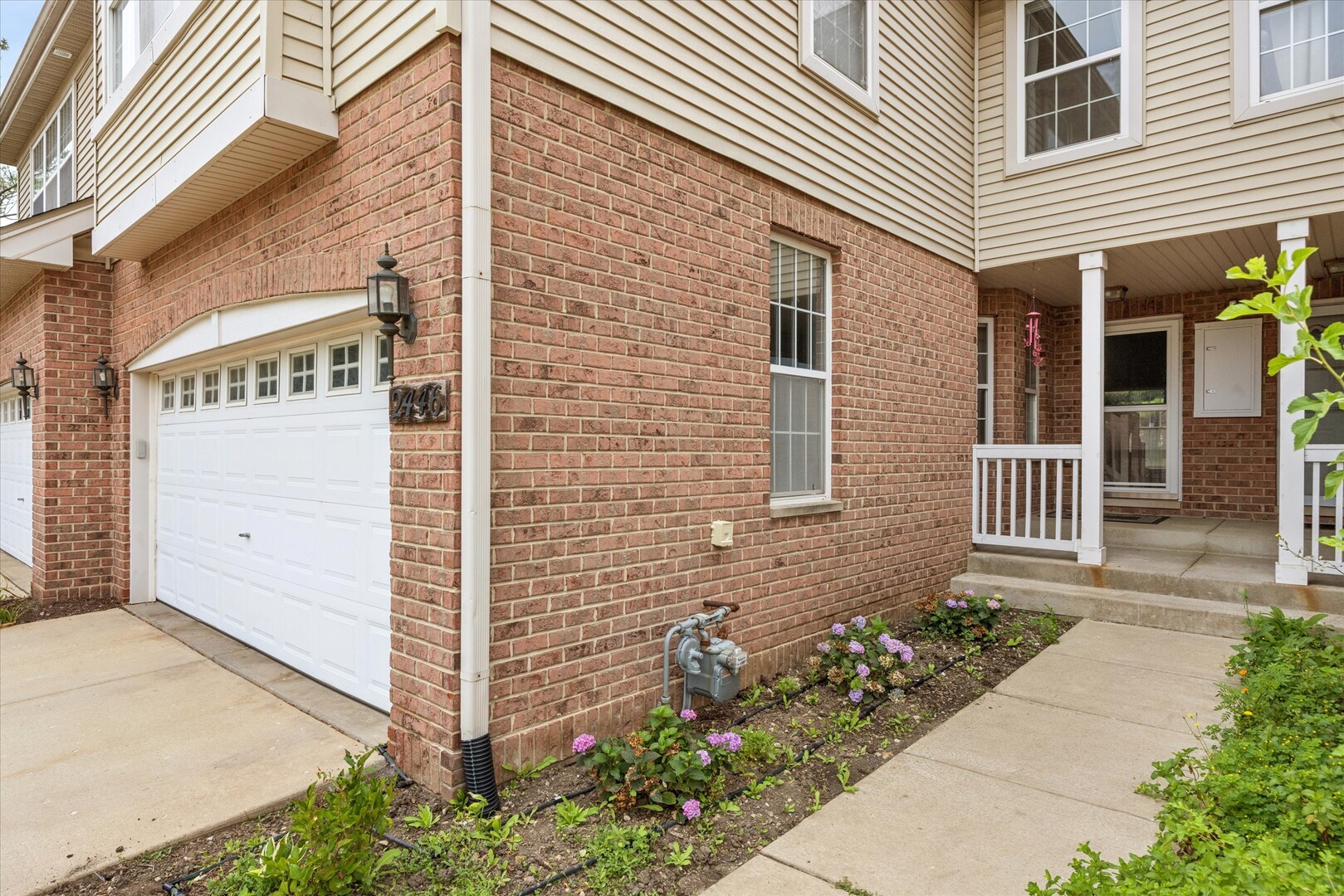 2446 Abbey Drive Property Photo 2