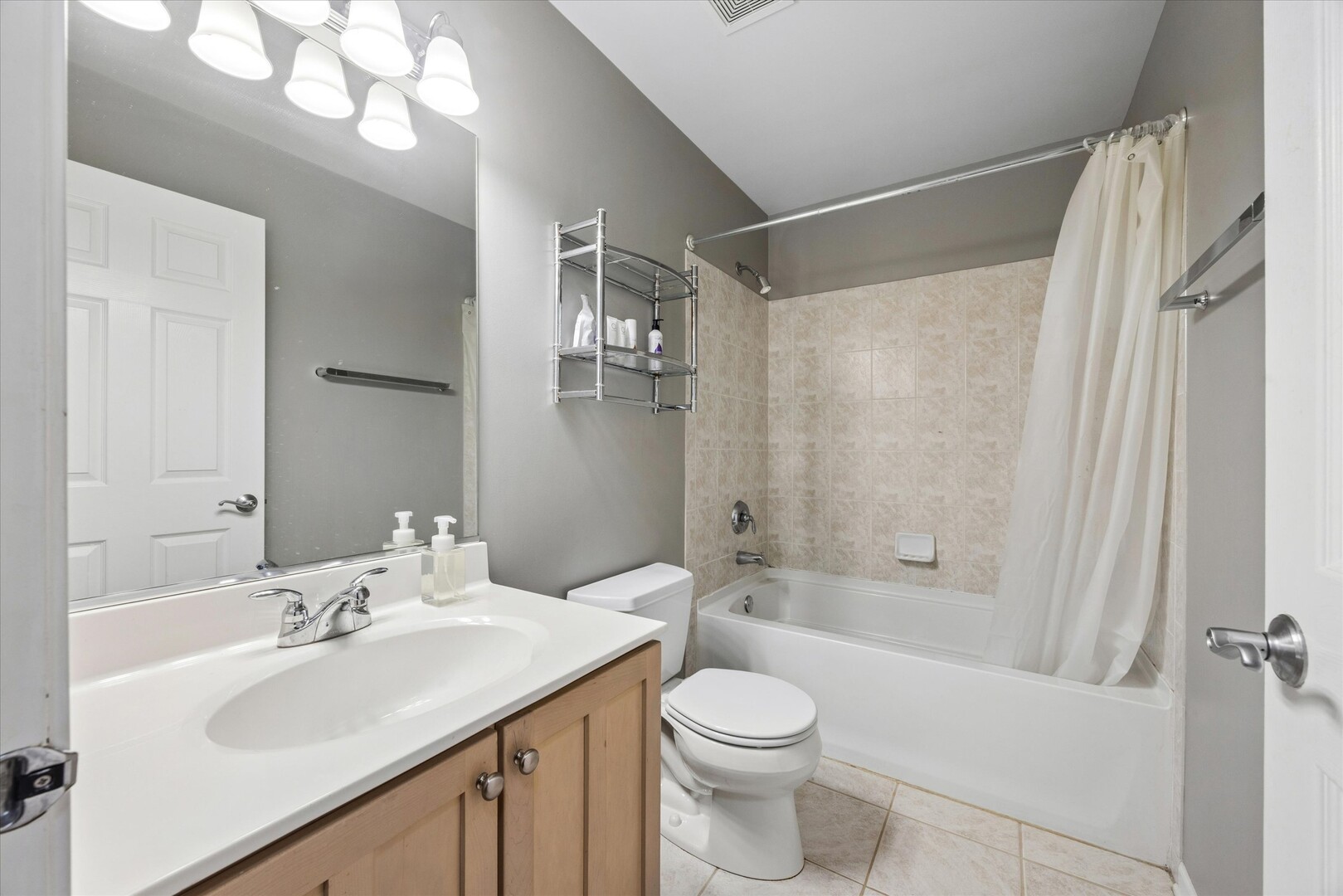 2446 Abbey Drive Property Photo 12