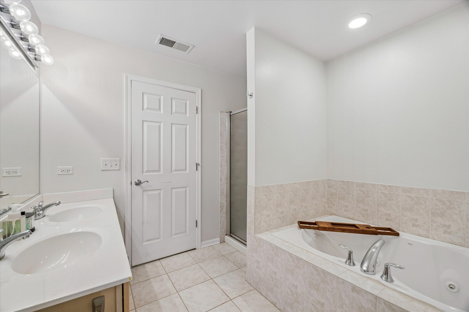 2446 Abbey Drive Property Photo 14