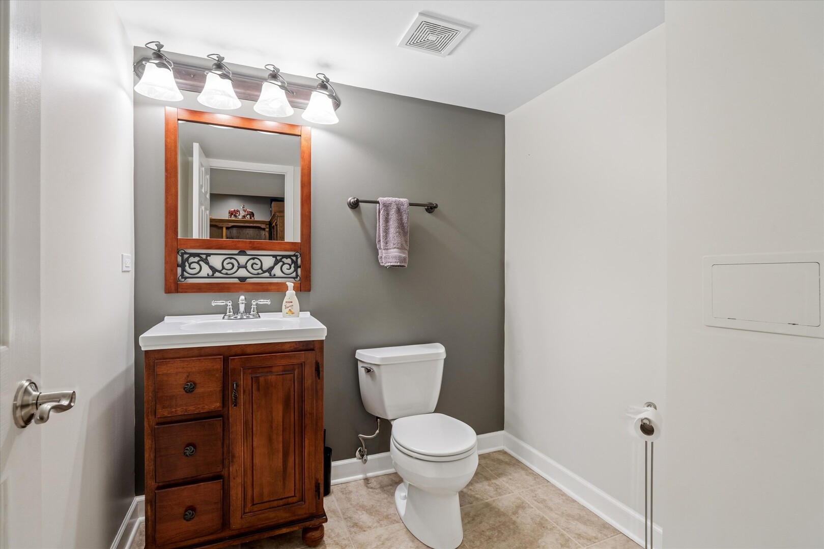 2446 Abbey Drive Property Photo 17