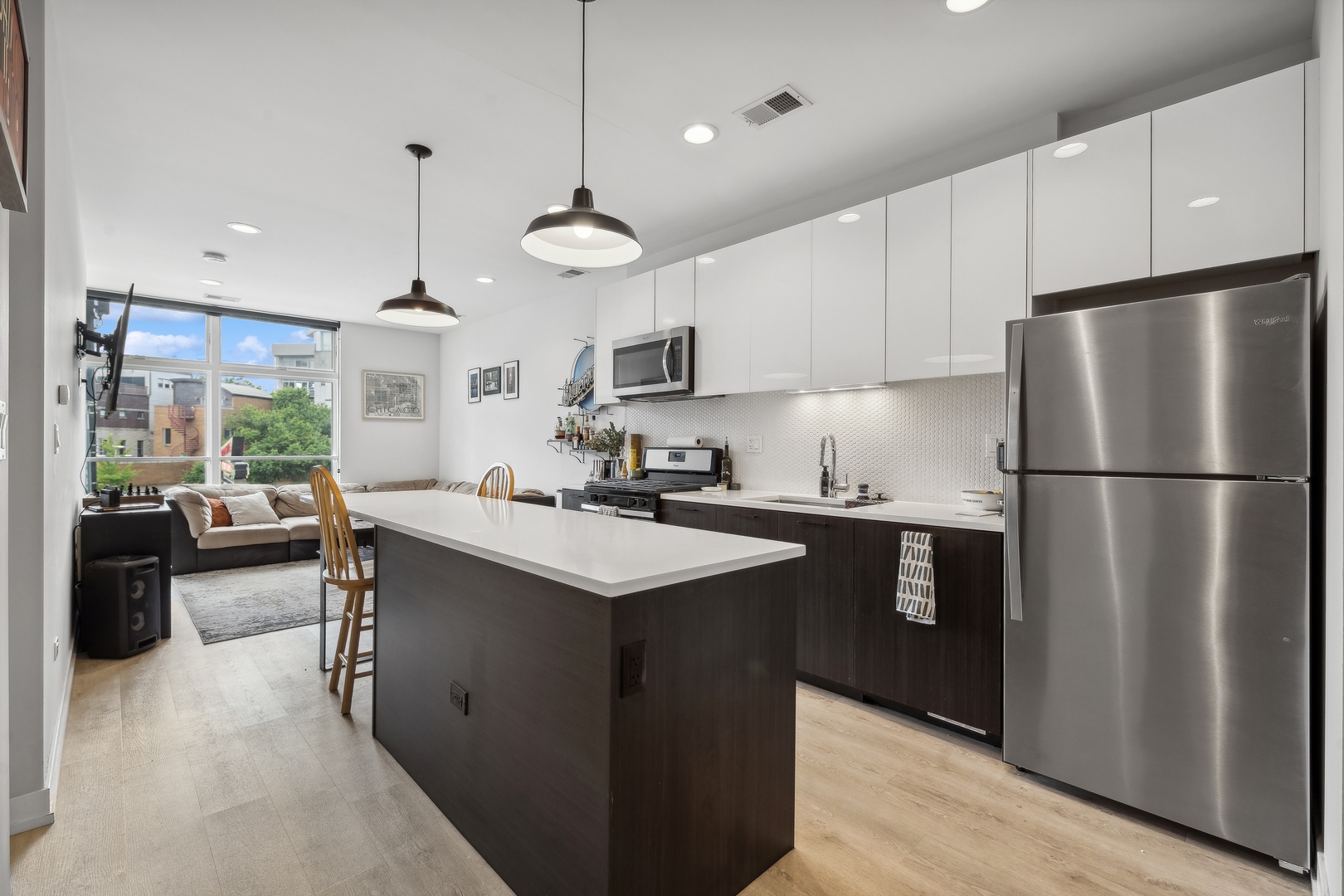 713 N Milwaukee Avenue 603 Property Photo 3