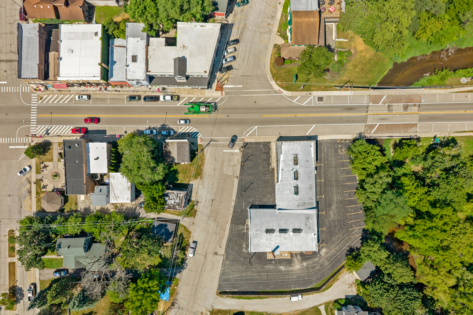 10400 Main Street Property Photo 4
