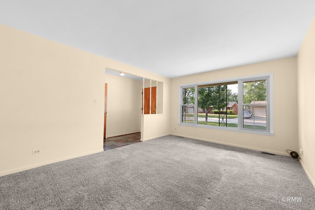 231 Clearmont Drive Property Photo 4