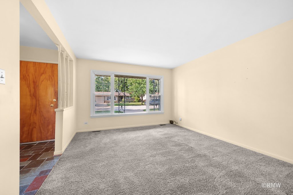 231 Clearmont Drive Property Photo 5