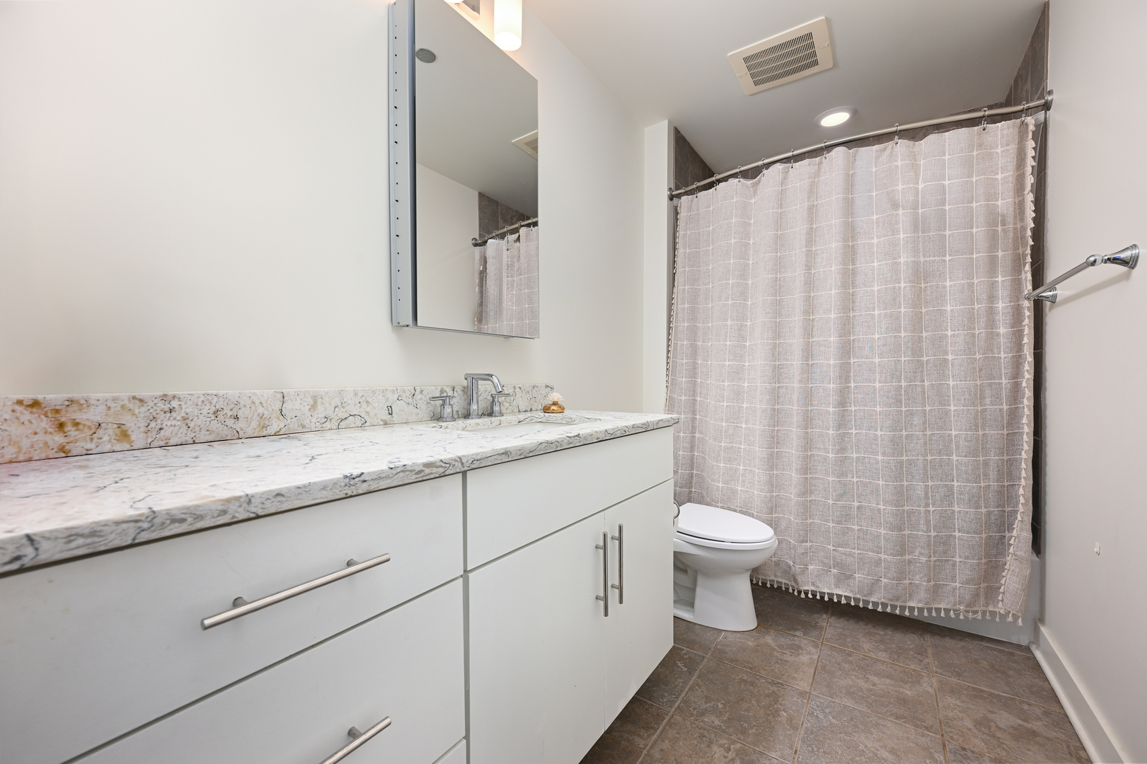 505 N Mcclurg Court 3301 Property Photo 13