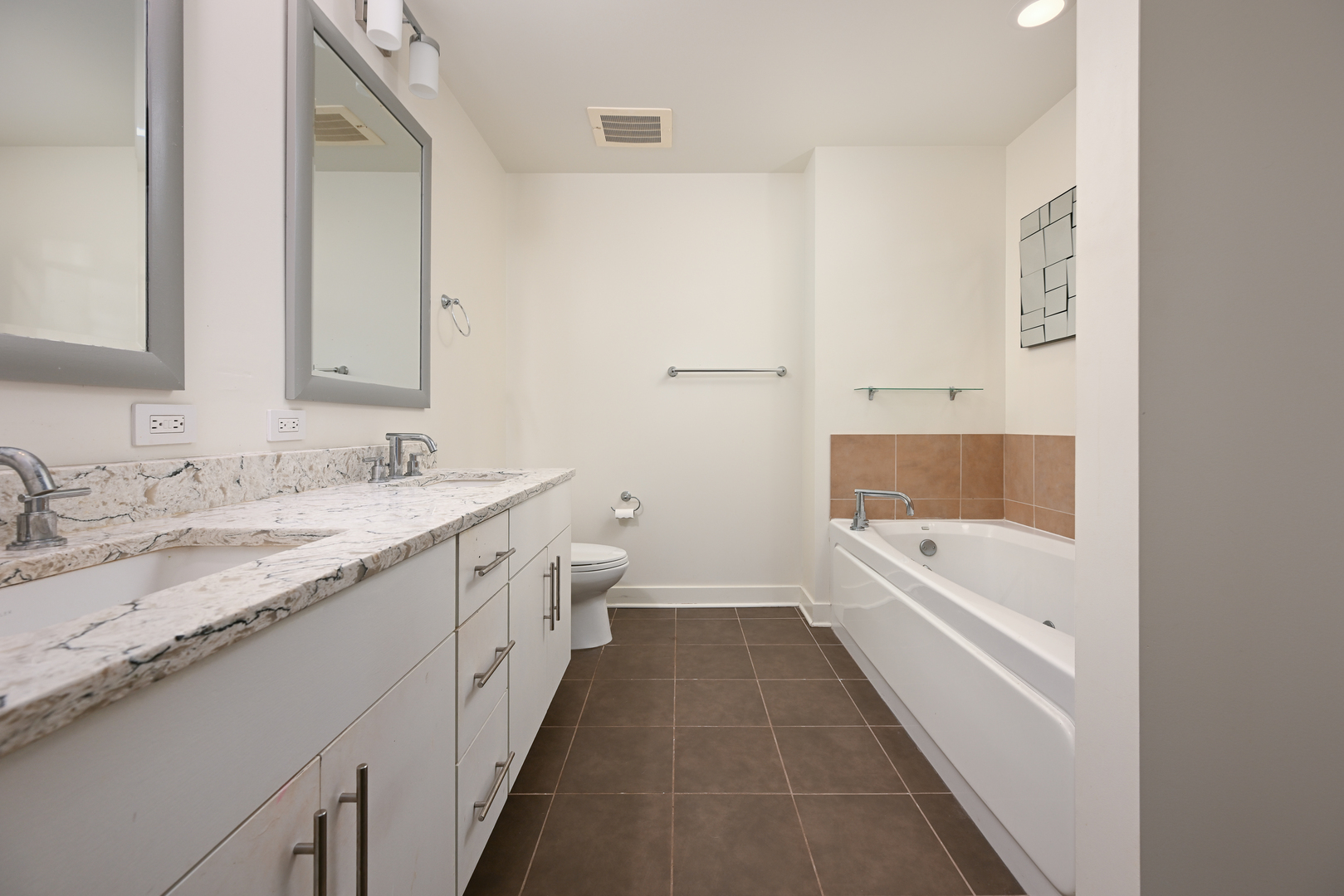 505 N Mcclurg Court 3301 Property Photo 16