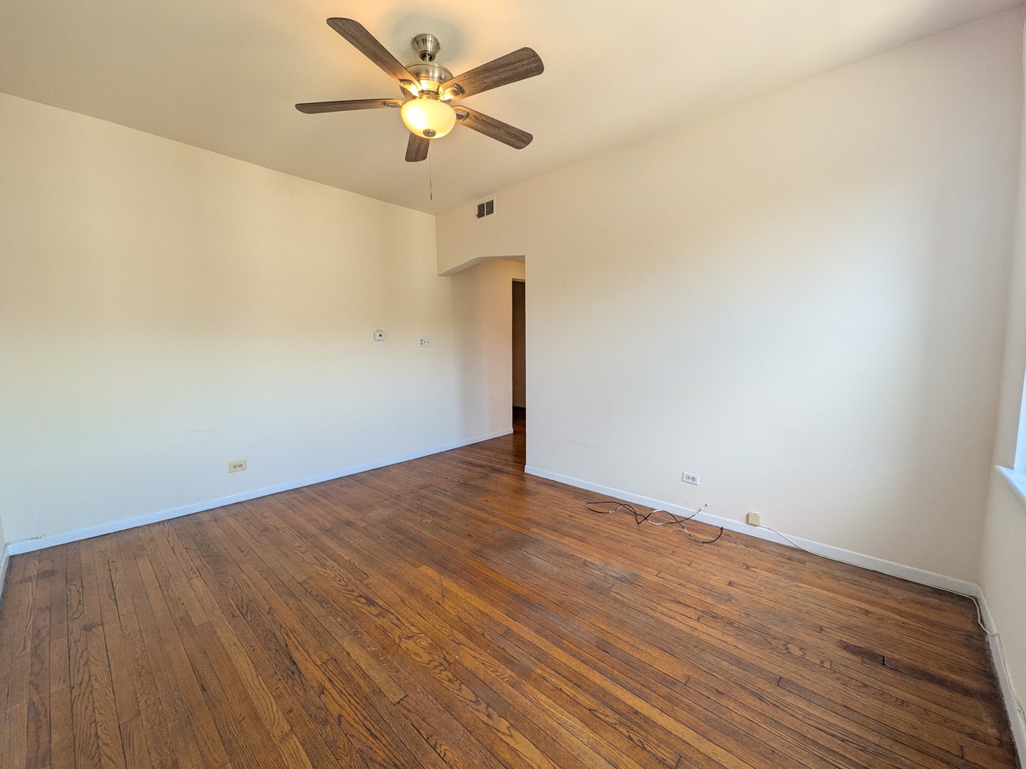3147 W Medill Avenue 3 Property Photo 3