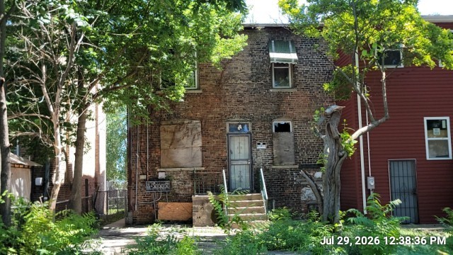 10724 S Langley Avenue Property Photo 2