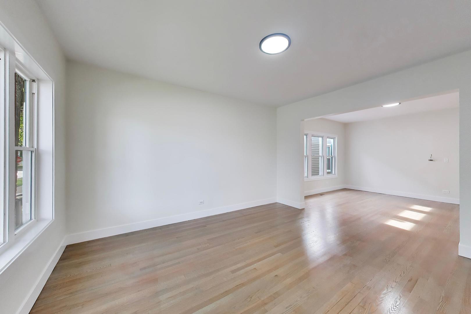 4911 W Argyle Street Property Photo 8
