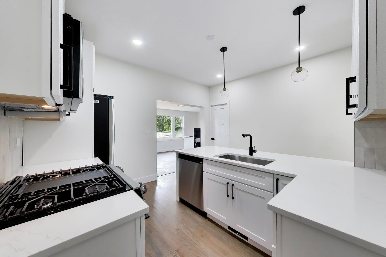 4911 W Argyle Street Property Photo 12