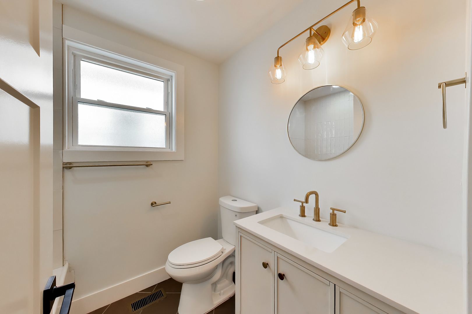 4911 W Argyle Street Property Photo 18