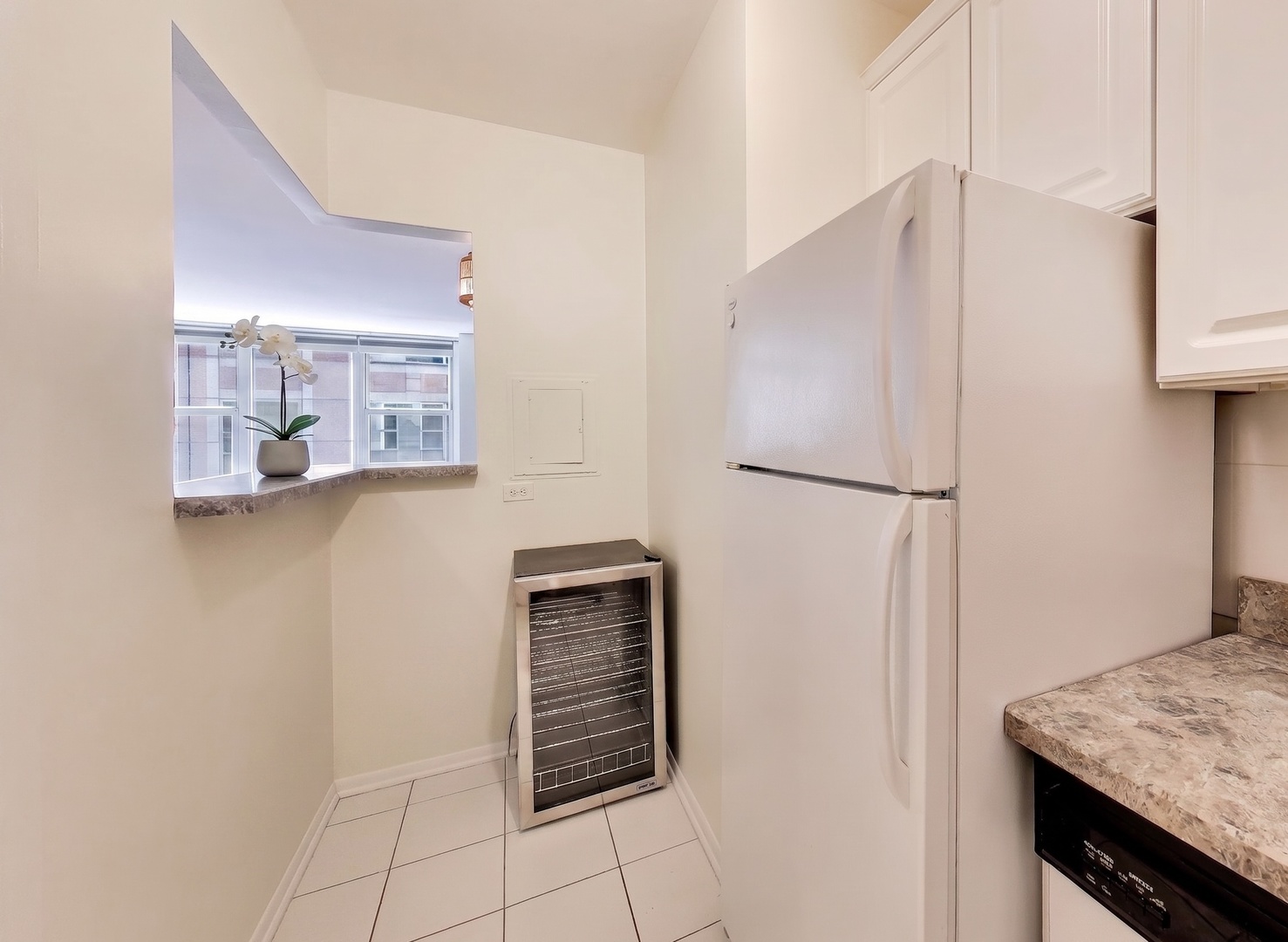 777 N Michigan Avenue 3406 Property Photo 7