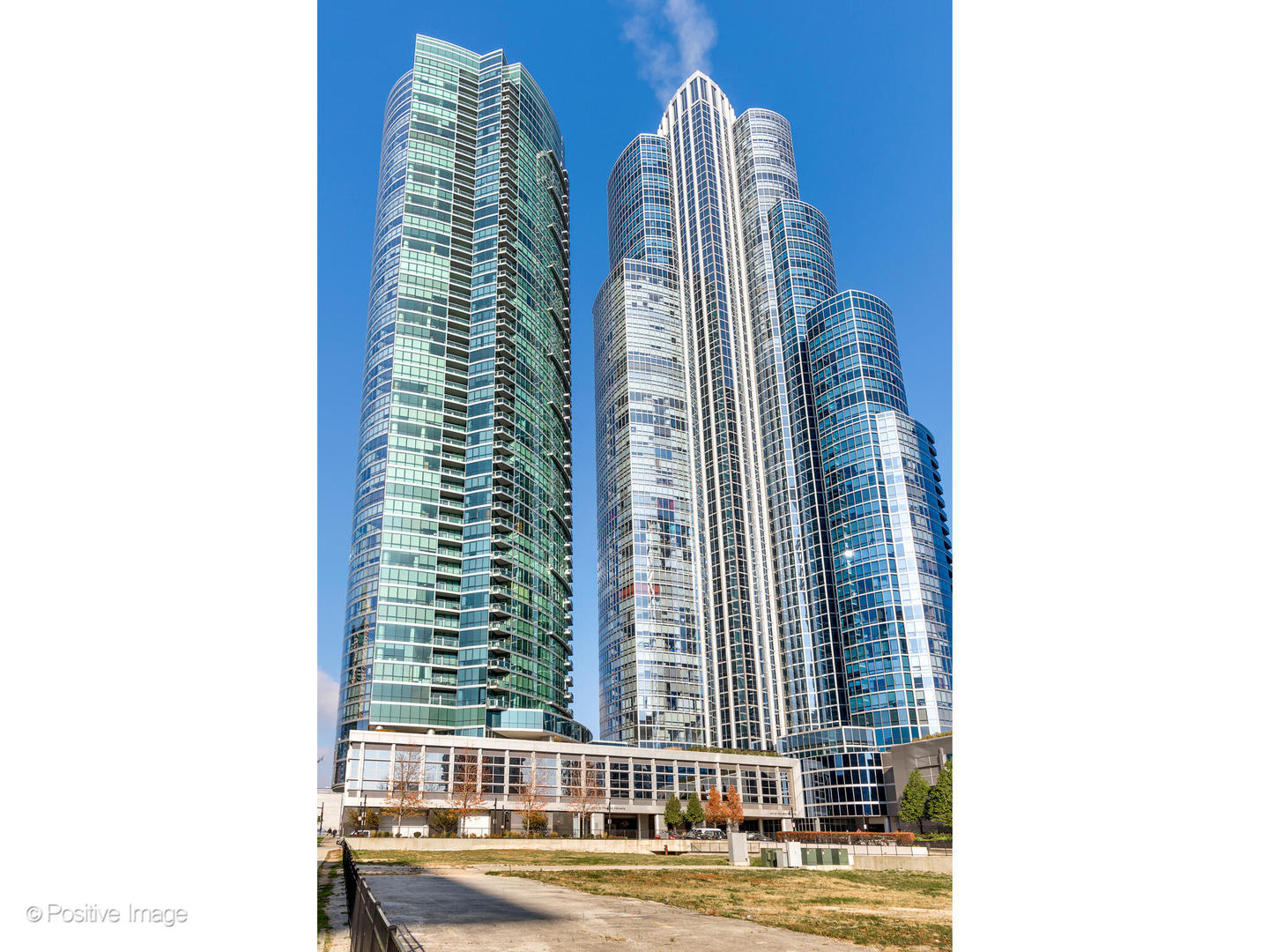 1201 S Prairie Avenue 2402