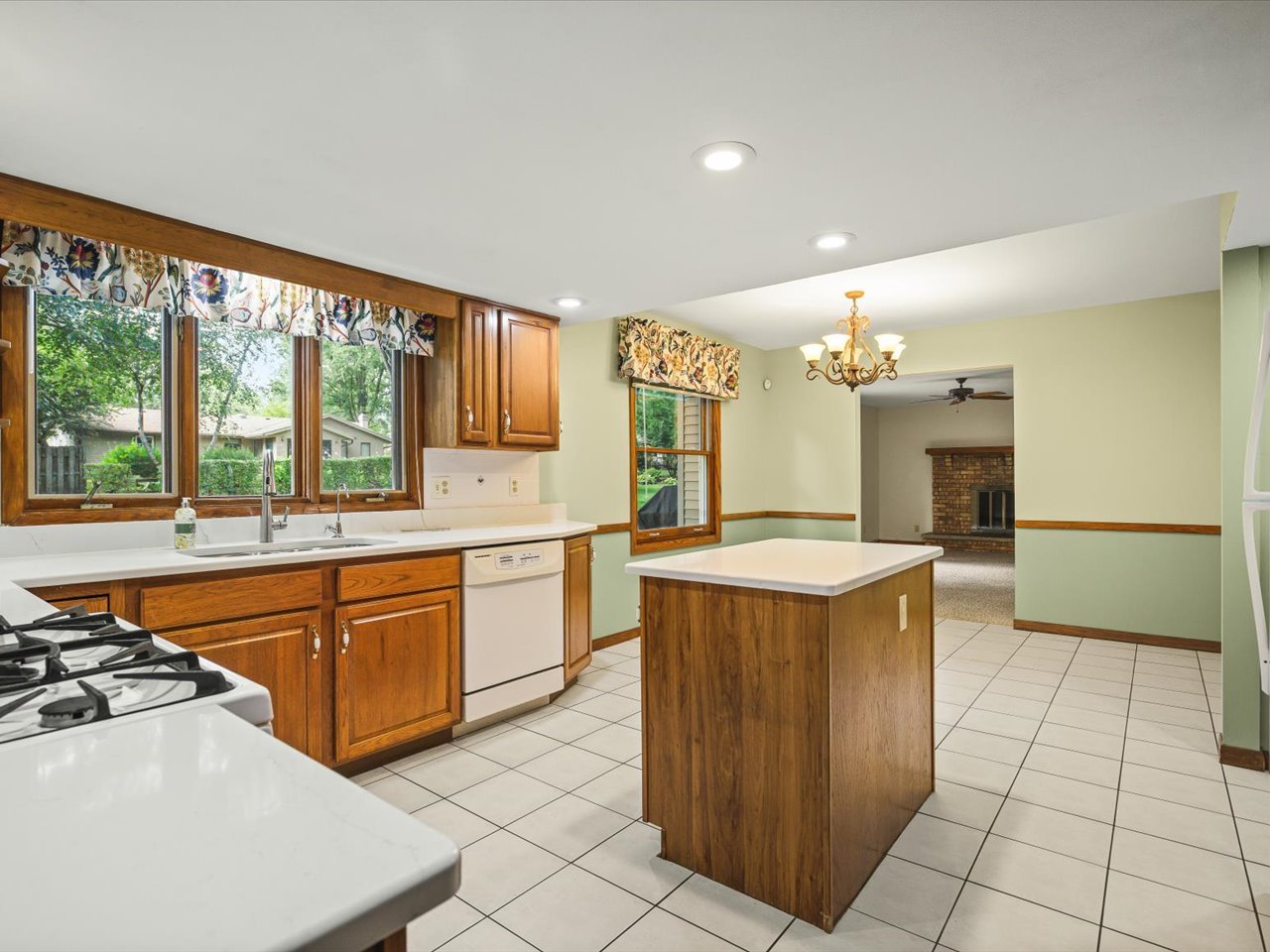 3342 Montlake Drive Property Photo 7